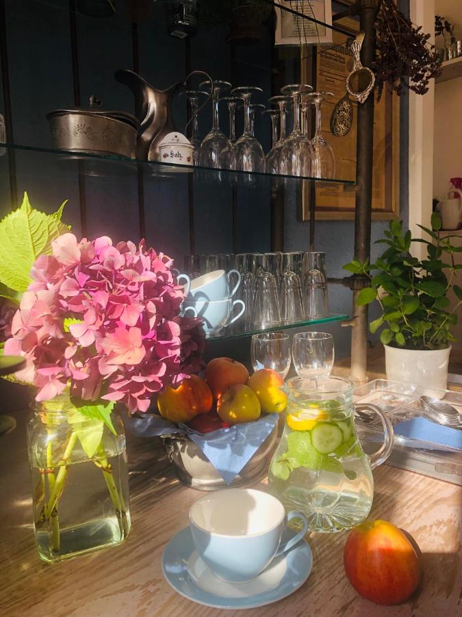 Pension Altstadt Moench In Top Lage Preis Inclusive 5 Prozent Bettensteuer Und Fruehstueck Штральзунд Экстерьер фото