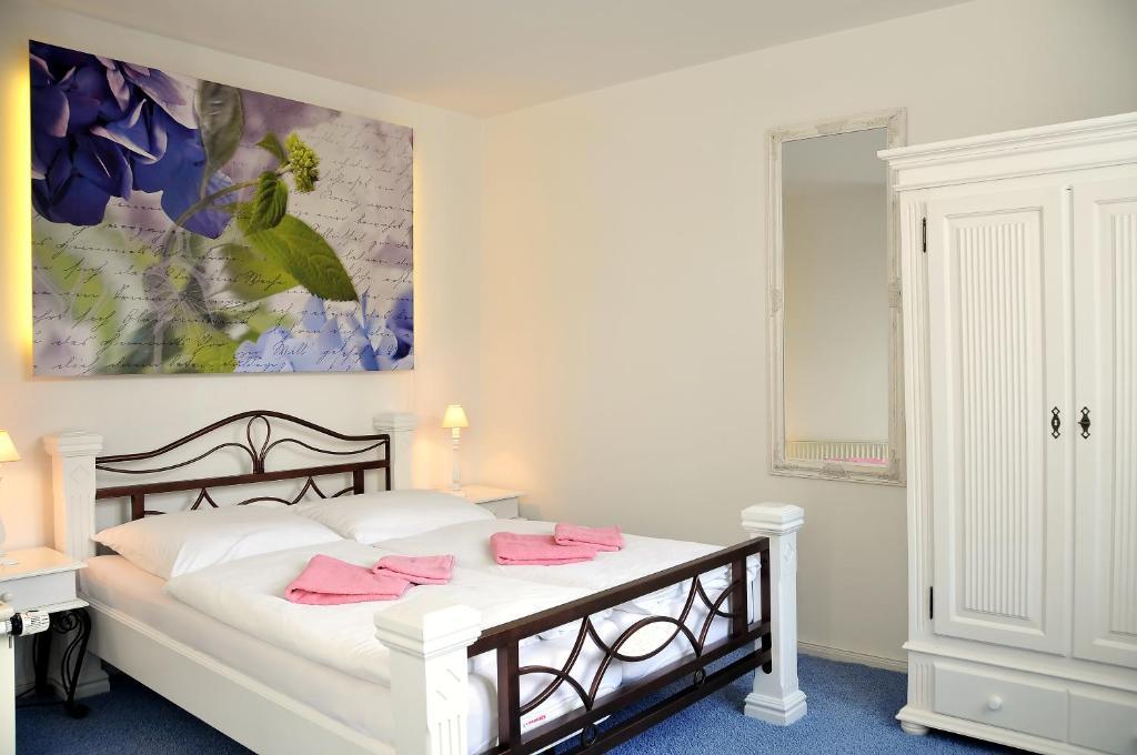 Pension Altstadt Moench In Top Lage Preis Inclusive 5 Prozent Bettensteuer Und Fruehstueck Штральзунд Экстерьер фото