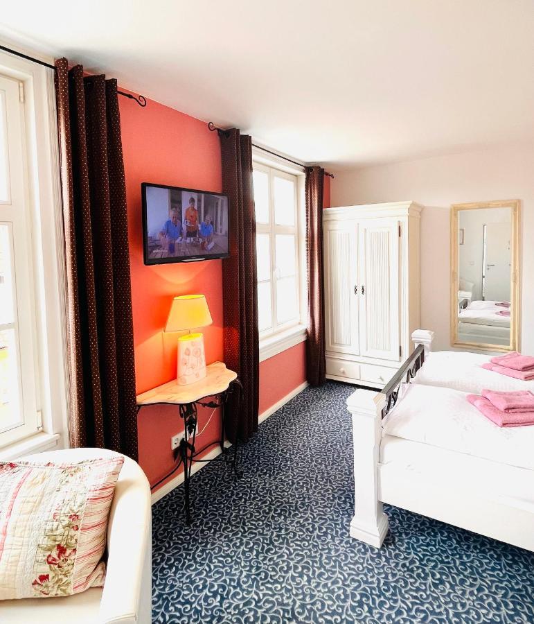Pension Altstadt Moench In Top Lage Preis Inclusive 5 Prozent Bettensteuer Und Fruehstueck Штральзунд Экстерьер фото